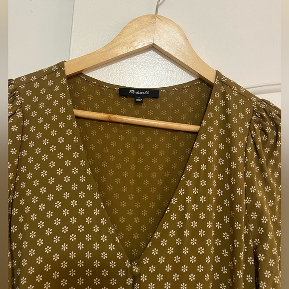 Madewell v neck tiered button front midi dress in daisies forever - Picture 9 of 10